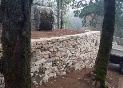 Mur en pierres sèches à Berbiguières